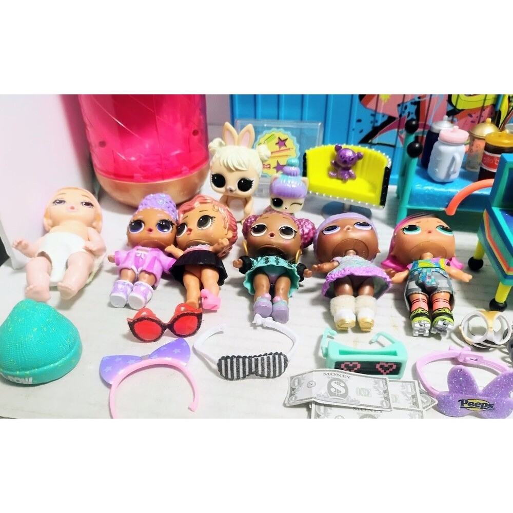 MASSIVE MGA ENTERTAINMENT LOL SURPISE DOLL CLUBHOUSE PLAYSET ACCESSORY LOT - Picture 2 of 9
